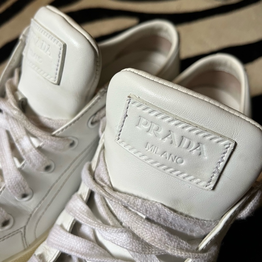 Prada white leather pointed toe sneakers - Picture 3 of 7